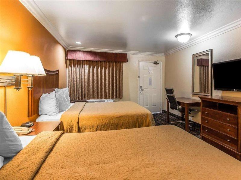 Quality Inn Lake Elsinore I-15 Kültér fotó